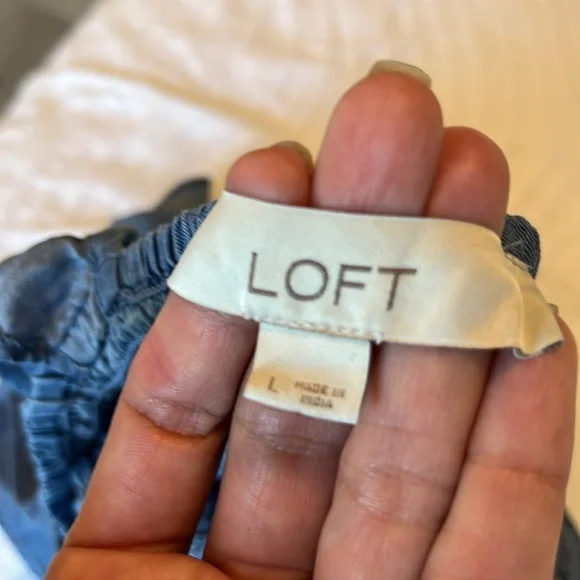 LOFT Smocked Chambray Ruffle Sleeve Top | Size Large - Picture 4 of 8